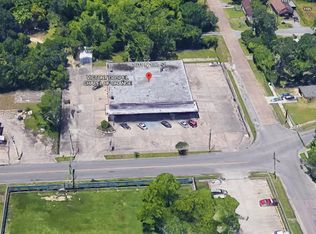 1011 10th St N, Orange, TX 77630