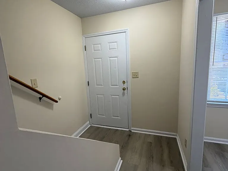 1792H Ebenezer Rd — Photo 2