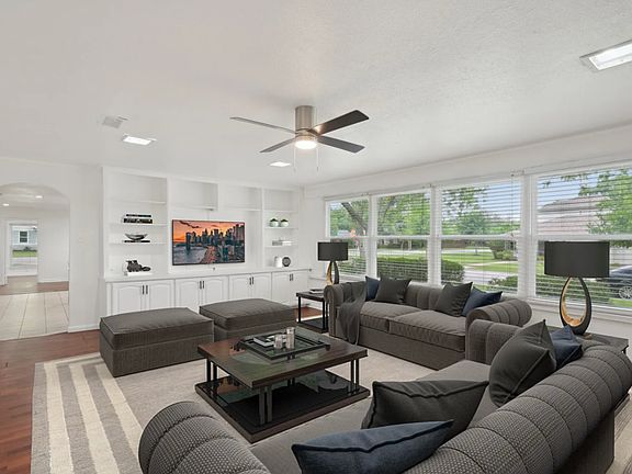 3rd image of 3817 Trail Lake Dr