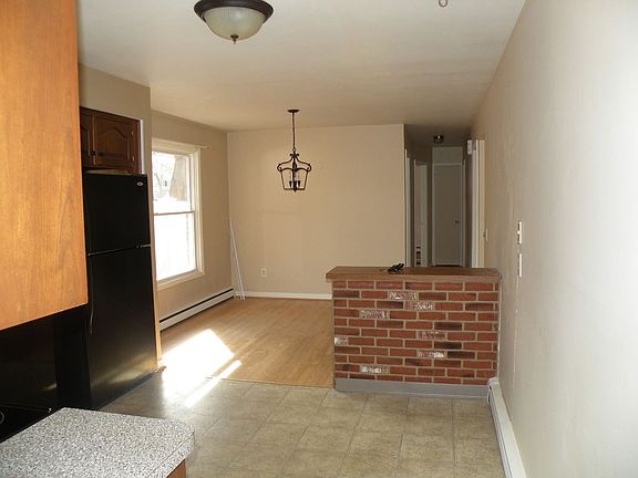 4th image of 95 Orlando Ave