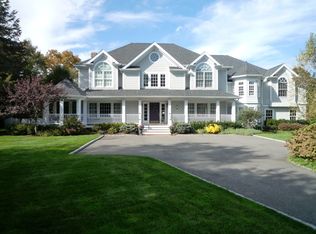 501 Cold Spring Rd, Laurel Hollow, NY 11791