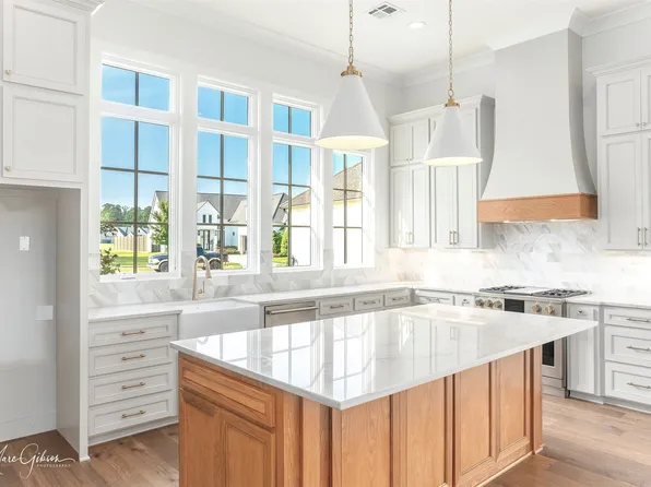 306 Belle Winds Ct, Shreveport, LA 71106