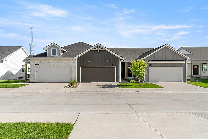 1024 NW Bethel Ln
