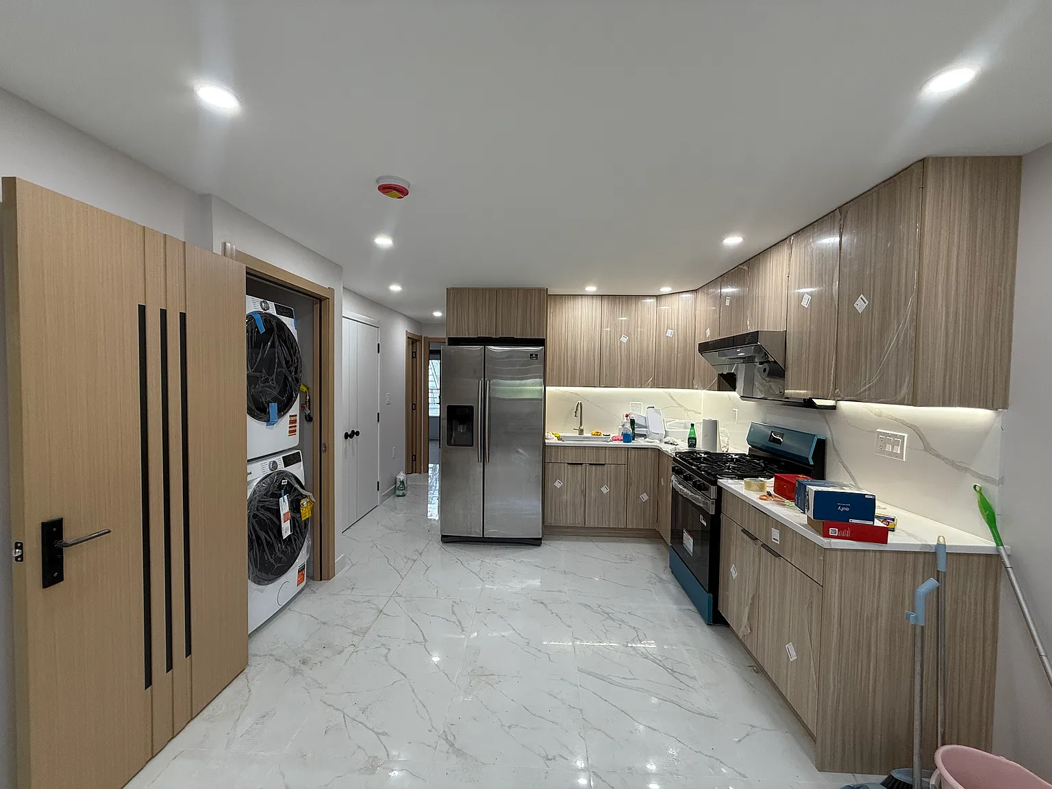 2 bed, 800 sqft, $2,800 — Photo 4