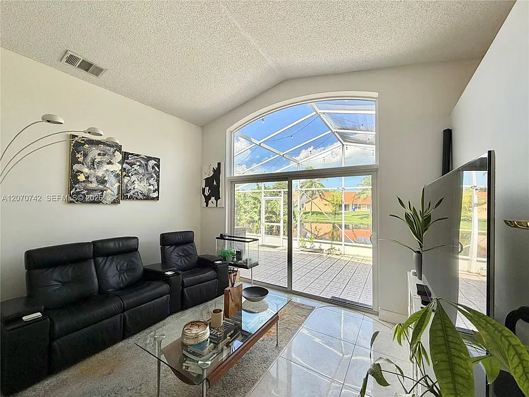 415 NW 165th Ave — Photo 4