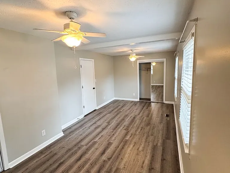 926 Carson Ln SW — Photo 7