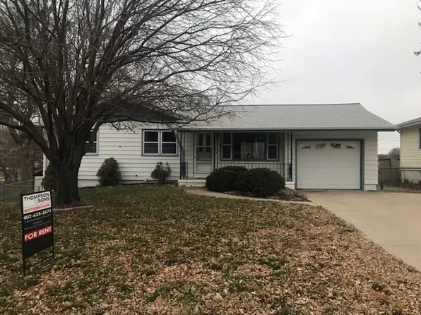 406 Chippewa Dr, Gretna, NE 68028