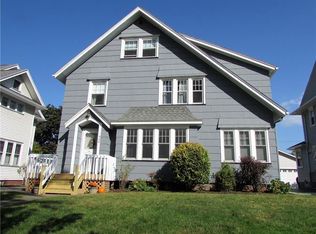 460 Hurstbourne Rd, Rochester, NY 14609