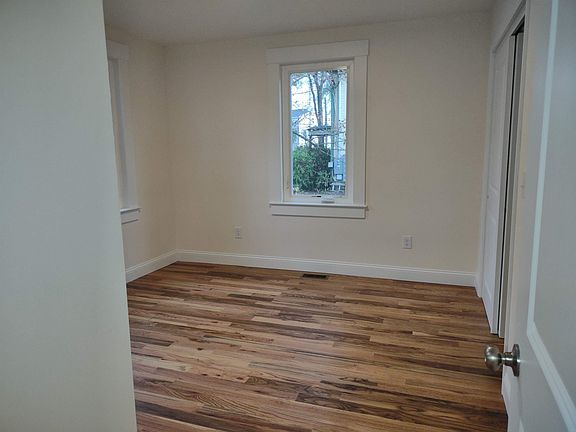 5th image of 394 Union Ave Unit 1