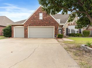 2449 S Tamarack Ave, Broken Arrow, OK 74012