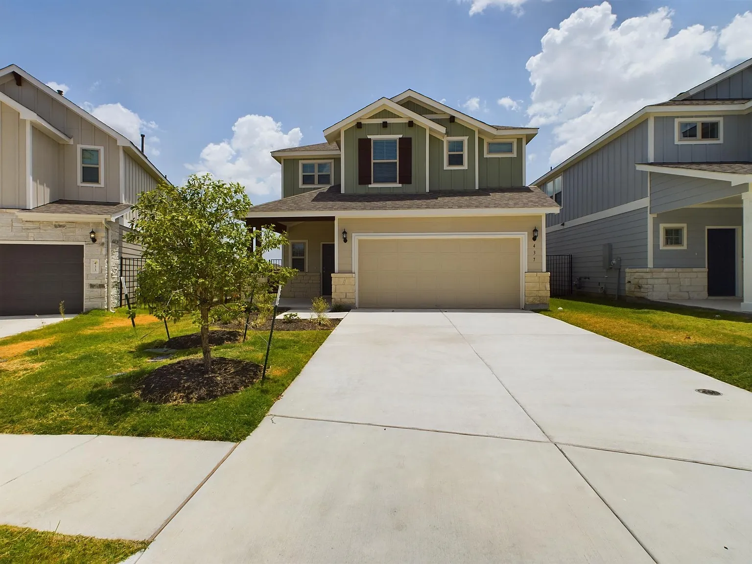 437 Pickrell Loop — Photo 2