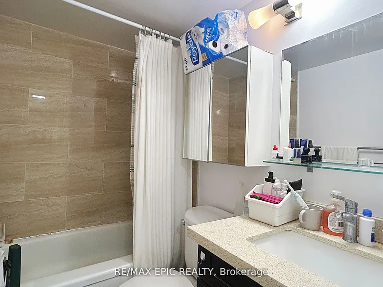 350 Seneca Hill Dr #908 — Photo 4
