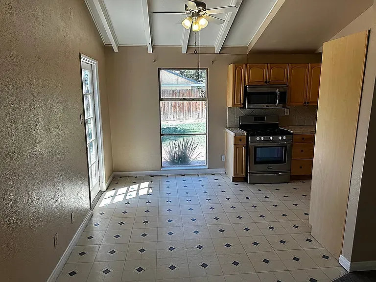 2979 Berkeley Rd — Photo 15