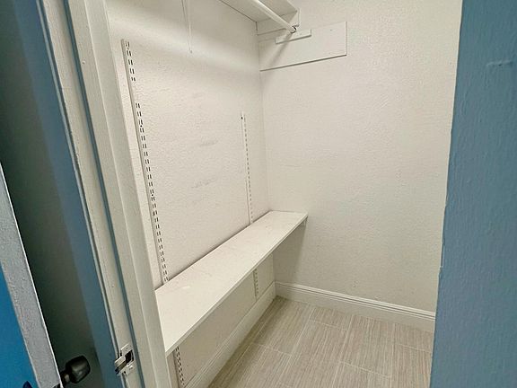 3rd image of 913 NE 18th Ave APT 116