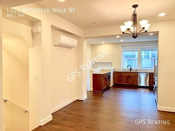 4th image of 1329 Brooklyn Walk NE