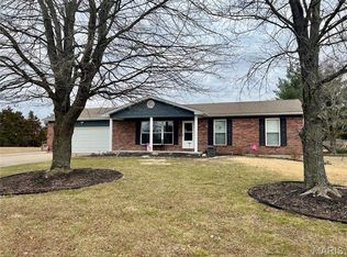 2 Royal Oaks, Farmington, MO 63640