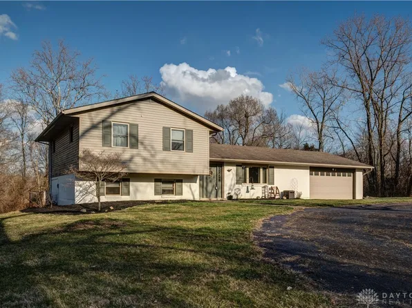 2720 Gina Dr, Eaton, OH 45320