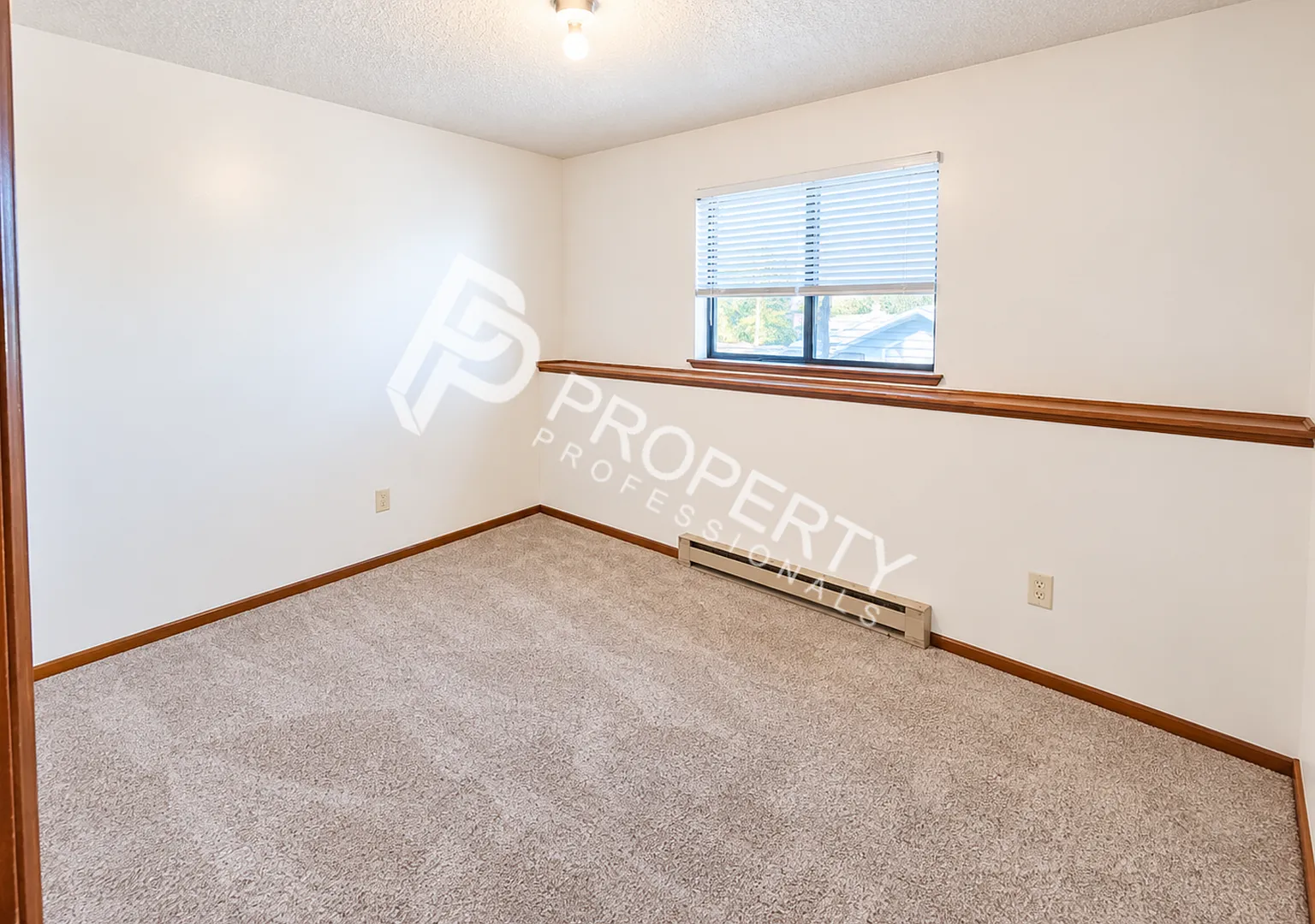 Condo For Rent in Rifle — Photo 4