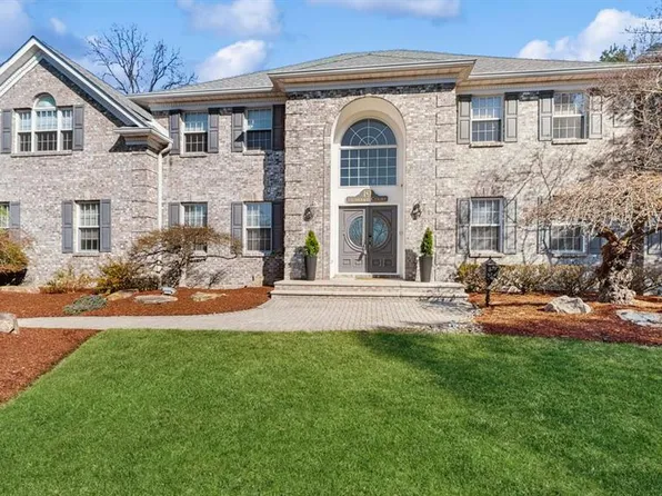 19 Hubbard Ct, Allendale, NJ 07401