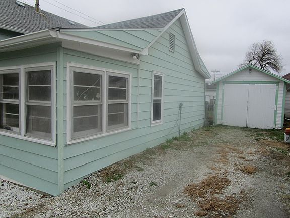 2nd image of 810 E Superior St
