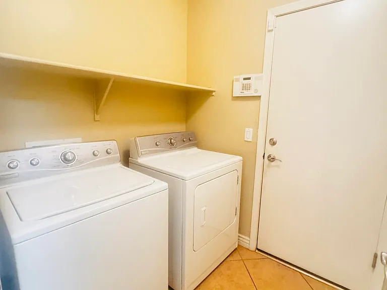 2927 E Mead Dr — Photo 15