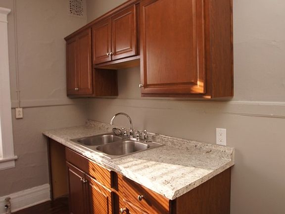 5th image of 1102 Park Ave APT 6