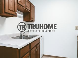 715 N 40th St APT 101J, Grand Forks, ND 58203