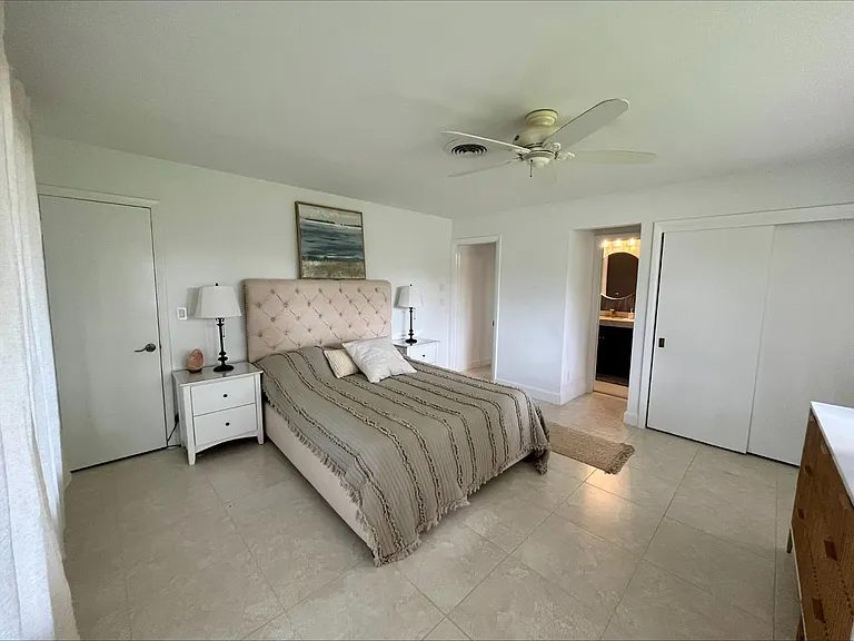 556 SE 15th Ave — Photo 29