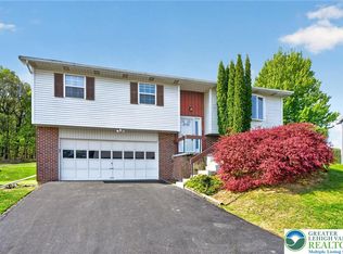 970 Hillcrest Dr S, Macungie, PA 18062