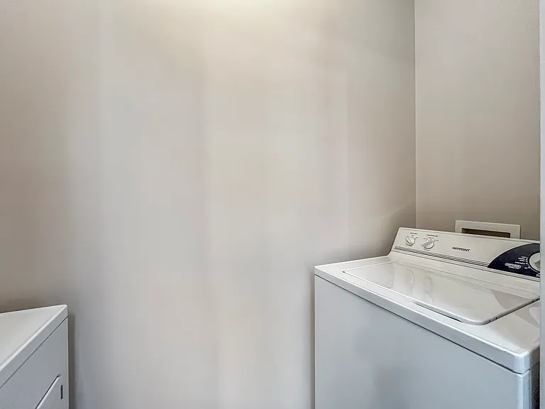 Camden Grove Apartments — Photo 13