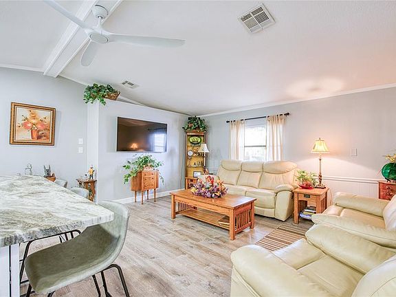 4th image of 417 Dolphin Dr S