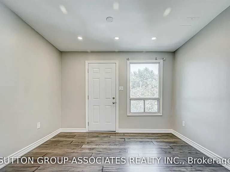739 Manning Ave — Photo 20