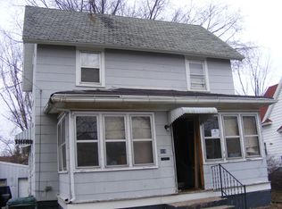 819 E Main St, Reedsburg, WI 53959