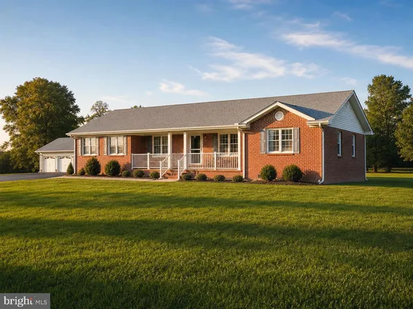 38 Silverleaf Dr, Hague, VA 22469