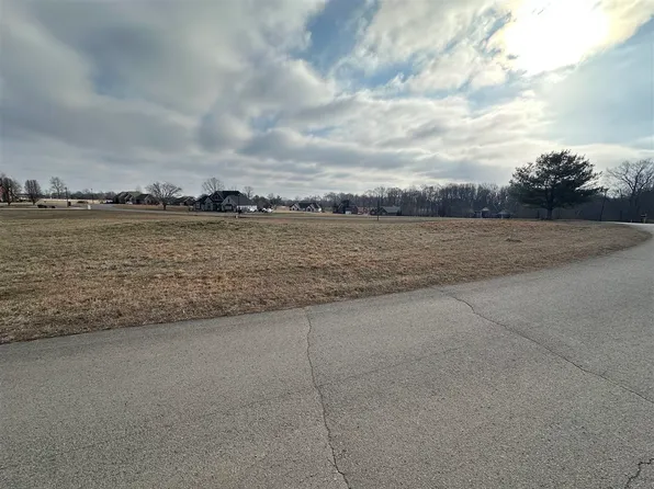 18 The Trace Dr, Alvaton, KY 42122