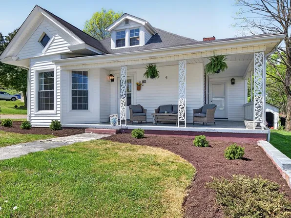 230 Kirkwood St, Glade Spring, VA 24340