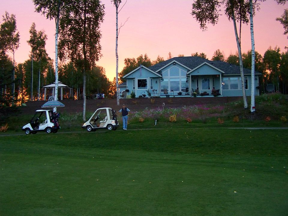 Stunning golf course home