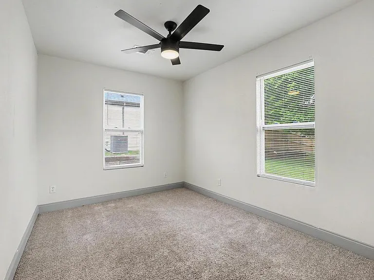 1320 S 7th Ave — Photo 15