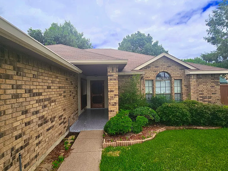 1445 Sedalia Dr — Photo 3