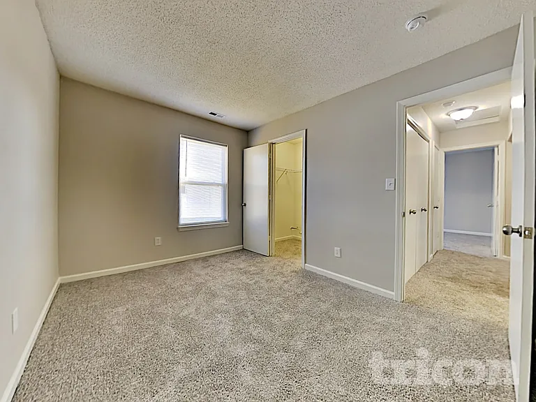 1697 Willowview Ln — Photo 6
