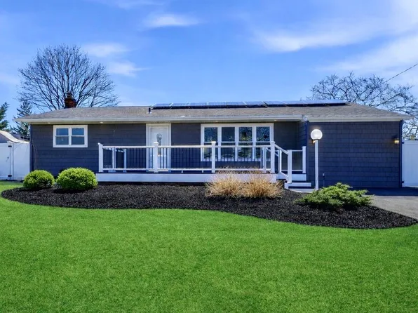 26 Patrician Street, Holbrook, NY 11741