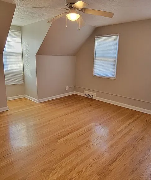 5116 Charles St — Photo 9