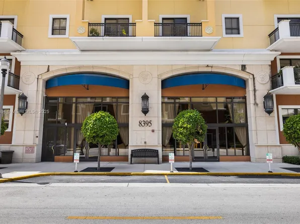 8395 SW 73rd Ave APT 320, Miami, FL 33143