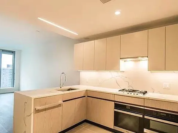 133-27 39th Avenue image 18 of 18