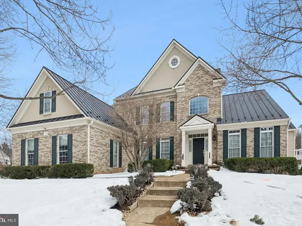 1318 Moore Pl SW, Leesburg, VA 20175