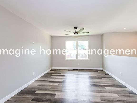3rd image of 803 Brookside Dr