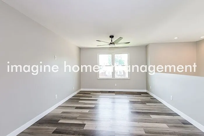 803 Brookside Dr — Photo 3