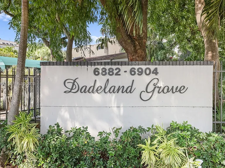 6886 N Kendall Dr #D202 — Photo 16