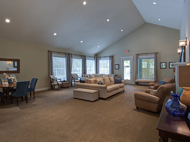 Commons at Avalon Park Apartments — Photo 6