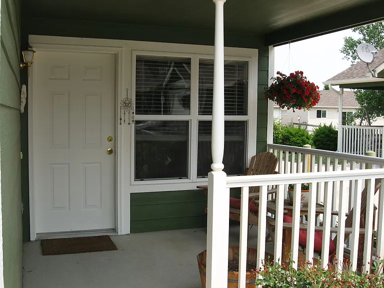 802 Waterglen Dr #E22 — Photo 2